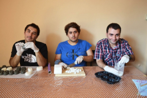 Τρία παιδιά με ειδικές ικανότητες δημιουργούν υπέροχα φυτικά καλλυντικά στη Θεσσαλονίκη