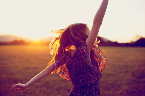 Πέντε καθημερινές συνήθειες που μας κάνουν πιο ευτυχισμένους